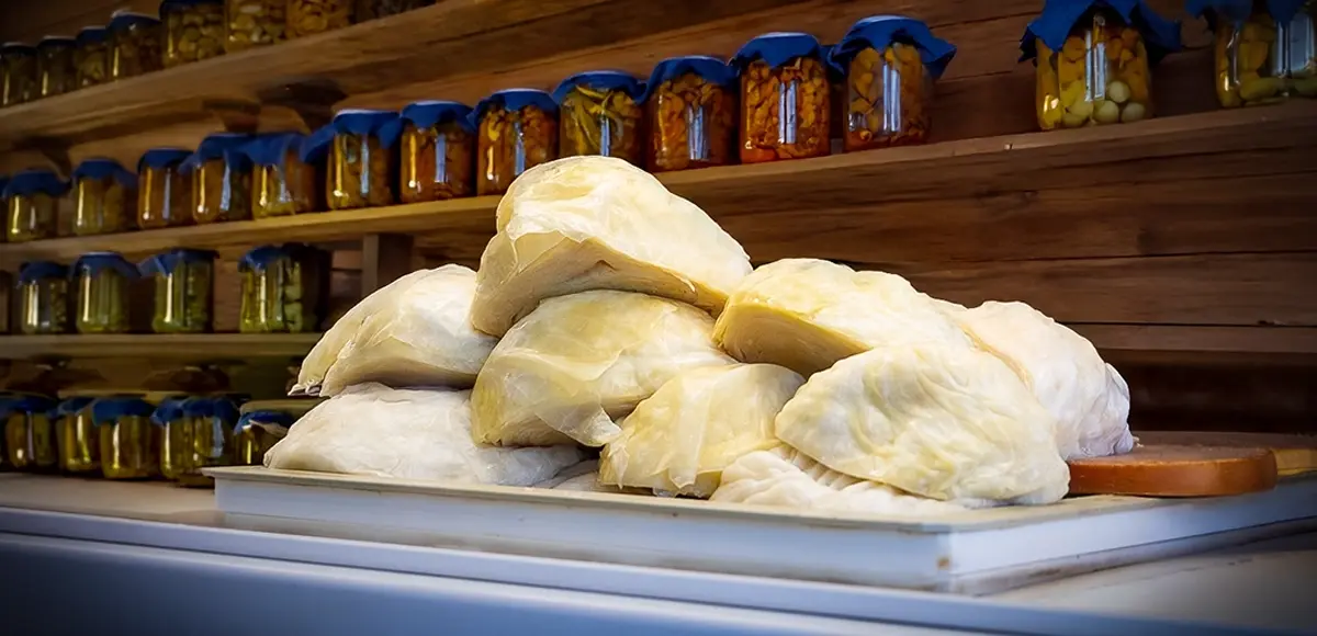 Lahana Turşusu Neden Kış Sofralarının Vazgeçilmezi? 1948’den Gelen Gerçek Fermente Lezzet